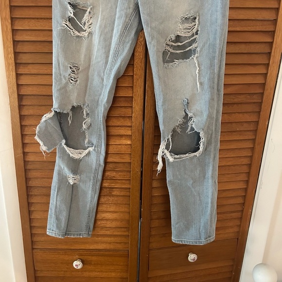 Express Jeans Women’s Girlfriend Mid Rise Ripped Denim Sz 0 - Picture 3 of 7